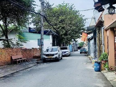 Nhà lô góc 3 mặt lê trọng tấn   dòng tiền 11tr/tháng   giá chỉ 6.x tỷ 1