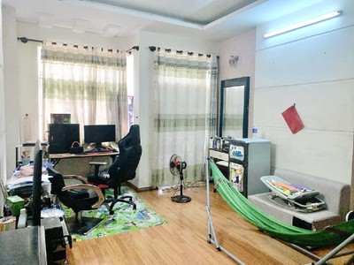 Nhà mt gần hoàng hoa thám, cạnh nhà ga t3 1
