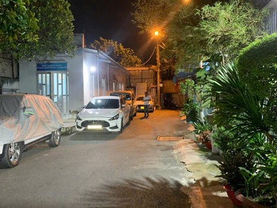 Quận 7- nhà chỉ 55 tr/m2- ngang 7,5m- xe đậu cửa- 4 phòng ngủ 0