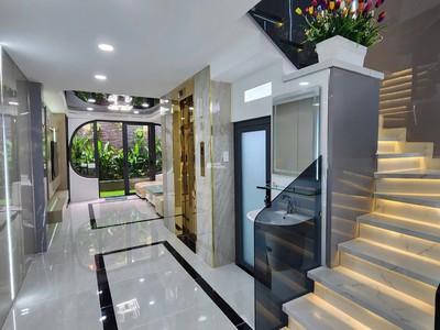 Nhà phố thang máy - đẳng cấp - 4 tầng - full nội thất ngay ngã tư ga - quận 12 3