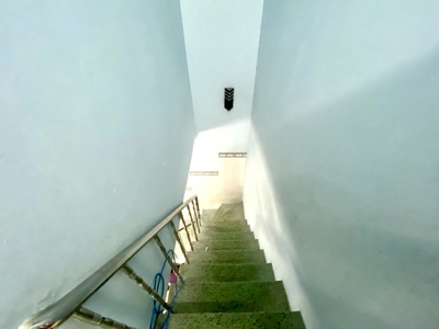 Nhà 2 tầng đường đoàn văn bơ - được bán chưa đến 6 tỷ- hàng xóm dẽ thương thân thiện- thông ra tôn 1