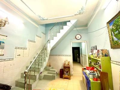 Nhà 2 tầng đường đoàn văn bơ - được bán chưa đến 6 tỷ- hàng xóm dẽ thương thân thiện- thông ra tôn 3