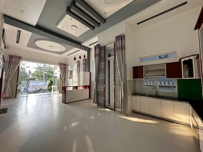 Cho thuê nhà kd mặt tiền, 2 tầng, 340m2, 3pn, giá tốt kênh 30 tháng 4, p.6, tp.sóc trăng 3