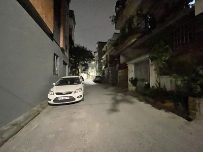 Nhà lô góc   6 tầng thang máy   gara ô tô   full nội thất   dân trí cao    nguyễn sơn, long 2