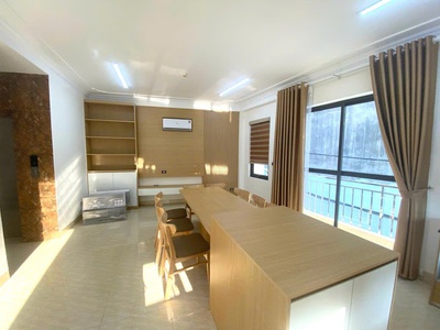 Bán nhà đẹp 6 tầng việt hưng long biên thang máy, 2 thoáng, full nội thất 0