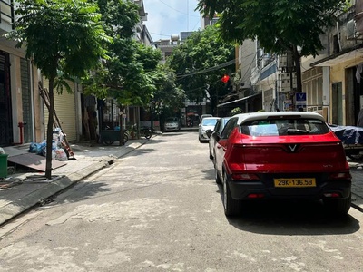 Phân lô  vỉa hè  kinh doanh  văn quán 9 tỷ. 0