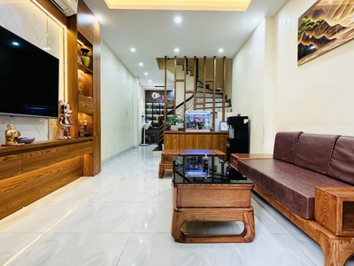 Ngọc thuỵ long biên 40m2 , gần ô tô gần đường 40m, ở sướng 1