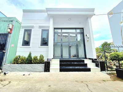 Nhà cấp 4 diện tích gần 90m  chỉ  tỷ 9, hẻm ô tô 1627 huỳnh tấn phát, q7 1
