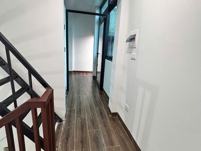 Nhà mới xây- hộ khẩu ngọc thụy - 3 tầng,4 phòng ngủ - 4ty25- 10p sang phố cổ 0