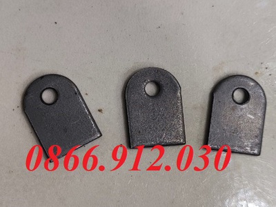 Ứng dụng của bas sắt gia cố mặt bàn trong sản xuất mặt bàn gỗ khung sắt 2