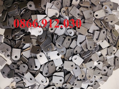 Ứng dụng của bas sắt gia cố mặt bàn trong sản xuất mặt bàn gỗ khung sắt 5