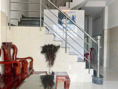 Nhà 2 lầu/st 354/ âu dương lân p3q8 0