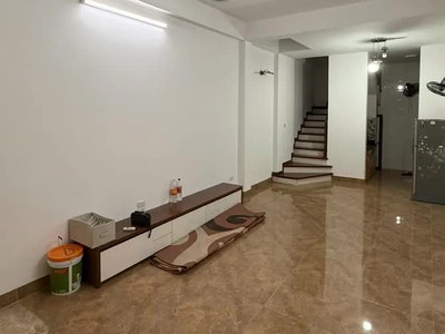 Nhà đẹp mặt ngõ ô tô phố ngọc lâm 40m2 x 4 tầng 9.8 tỷ long biên. 2