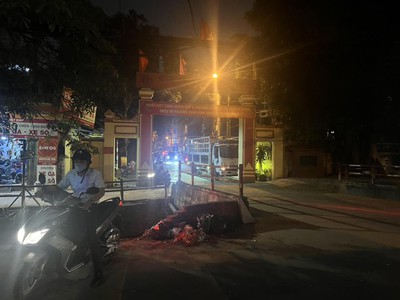 Căn hộ 10 phòng dịch vụ - sát công viên hoà bình  giá 200tr/m2 0