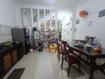 Bán nhà mặt tiền  đường số 8, tăng nhơn phú, tp hcm,  dt 130m2, 3 tầng, 5pn, sổ hồng. giá 11.6 tỷ. 2