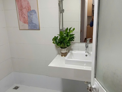 Bán căn hộ đẹp 63m  2pn 2wc căn góc đông nam giá 4.x tỷ 4