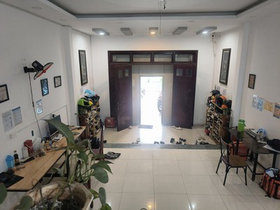 Bán nhà mặt tiền  đường số 8, tăng nhơn phú, tp hcm,  dt 130m2, 3 tầng, 5pn, sổ hồng. giá 11.6 tỷ. 1