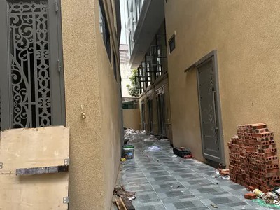 Nhà mới phố thạch bàn 35m2 x 6 tầng mặt tiền 3.8m  9 tỷ long biên-hà nội. 0