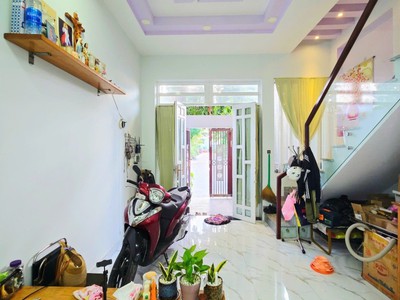 Bán nhà đường long phước, phường long phước, dt 50m2, 2 tầng, 2pn, sh, giá 3.65  tỷ. 0