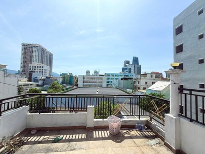 Bán nhà mặt phố nguyễn du, hải châu, đà nẵng. dt 50m2, 4 tầng, 6pn, giá 4.8 tỷ. sổ đỏ  lh: 2