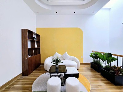 Nhà căn góc 2 mặt tiền ngay xuân thuỷ - đường trần thủ độ - đối diện công viên - chủ cần bán gấp 0