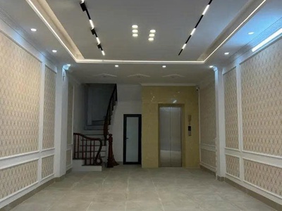 Bán nhà 46m2 x 5 tầng , mt 4.9m, ngõ thông   kinh doanh   ô tô qua nhà   giá 11 tỷ 3