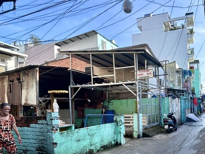 Nhà bán dt khủng 218m- ngang lớn bề thế 10m- khu an ninh- đường đoàn văn bơ thông ra xóm chiếu, tôn 1