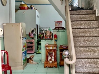 Nhà bán dt khủng 218m- ngang lớn bề thế 10m- khu an ninh- đường đoàn văn bơ thông ra xóm chiếu, tôn 3