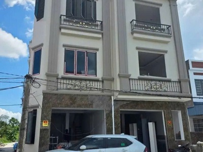 V Chính chủ gửi bán  căn nhà 3 tầng tại Đông Lãm   Đa Phúc Dương Kinh .Nhà cách cầu Bùi Viện 500 km 0