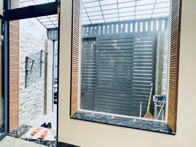 Chưa đên 6 tỷ có ngay nhà mới 3 tầng - cách 10 m có xe hơi - đường tôn thất thuyết-bến vân đồn - 4