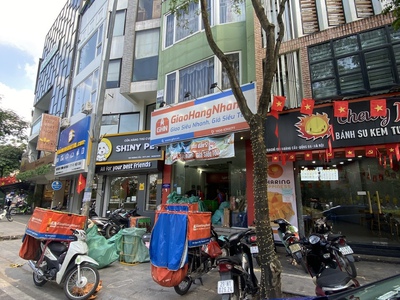 Bán nhà mặt phố hoàng cầu 88m  4 tầng mặt tiền 4,2m vỉa hè rộng đang cho thuê chỉ 55 tỷ 2