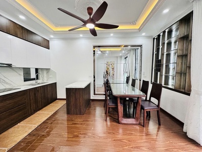 Cầu giấy 41m x6 tầng giá 9,350 tỷ,oto tránh 10m,ngõ thông 2