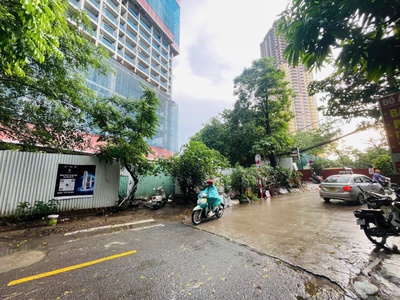 Bán nhà an dương vương tây hồ trong đê 2 thoáng gần ô tô dt130m2 x  mt 9,7m chỉ 19,6 tỷ 0