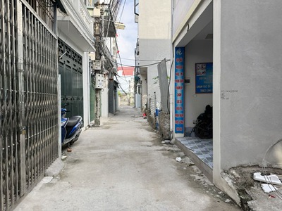 Cần bán 35,3m2 nhà C4 tổ 12 Thạch Bàn. Cách 30m ra đường ô tô tránh, cho thuê hoặc đầu tư đều tốt 0