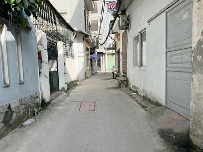 Cần bán 35,3m2 nhà C4 tổ 12 Thạch Bàn. Cách 30m ra đường ô tô tránh, cho thuê hoặc đầu tư đều tốt 1