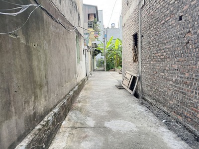 Cần bán 35,3m2 nhà C4 tổ 12 Thạch Bàn. Cách 30m ra đường ô tô tránh, cho thuê hoặc đầu tư đều tốt 2