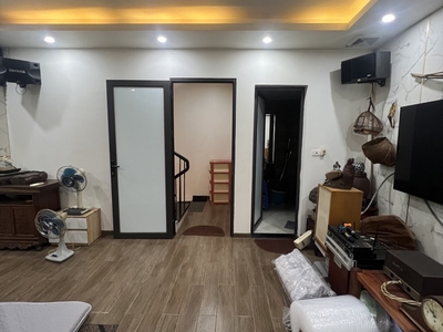 Chuyển Công Tác. Bán Nhà Ngõ 24 Ngọc Lâm, Long Biên 41m2, 5T chỉ 8,55 tỷ 1
