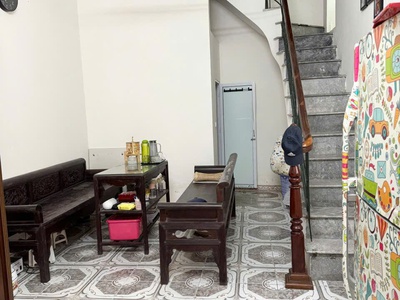 Cho thuê nhà riêng ngõ 325 Nguyễn Khang, Cầu Giấy 30m x 2T, full đồ giá 9 triệu 0