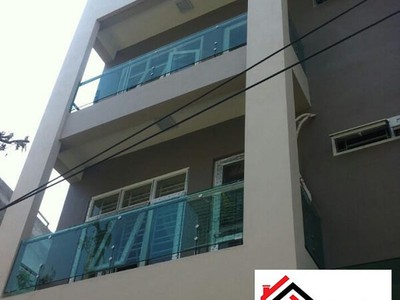 Lý do nên chọn lan can kính cho chung cư cao tầng 0