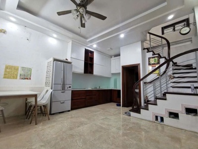 Cho thuê nhà riêng trung tâm Thái Hà ô tô vào tận cửa giá chỉ 12 triệu 5