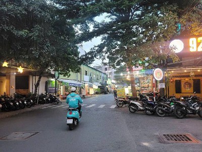 Bán nhà  vườn lài, tân phú, 120m2, 5 tầng, 8pn,doanh thu 100tr/ tháng 1