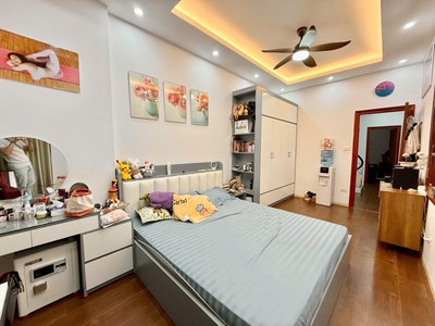 Bán nhà nghĩa đô 34m2, 4 tầng, gần võ chí công, giá 5,4 tỷ 0