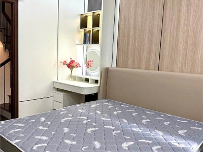 Bán nhà bồ đề phố trạm  long biên   32m   5 tầng   7,75 tỷ    ô tô đỗ cổng sổ đỏ--  chính chủ 2