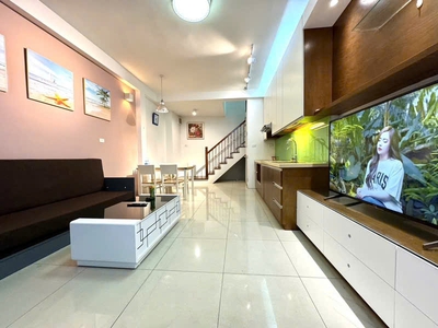 Bán nhà bồ đề tư đình long biên   32m   5 tầng   7,5 tỷ   nhà gần ô tô, sổ đỏ chính chủ 0