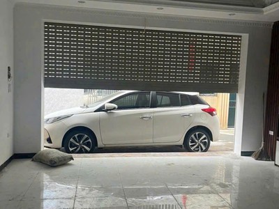 Hiếm bán nhà việt hưng - 6  tầng - thang máy - gara ô tô - lô góc -  hướng nam - sát công viên 1