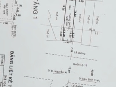 Chia tài sản gia đình bán nhà cấp 4 mặt tiền quốc lộ 13, 285m2, giá 33 tỷ sẵn sổ 4