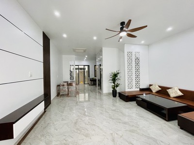 Cho thuê nguyên căn 5 phòng ngủ Vinhomes Marina 0