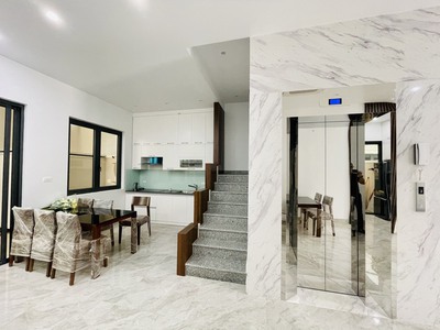 Cho thuê nguyên căn 5 phòng ngủ Vinhomes Marina 3