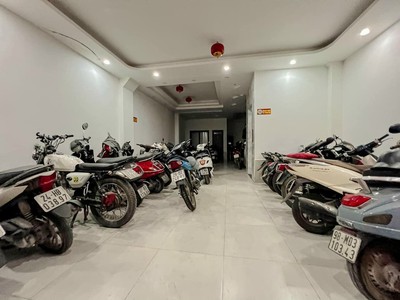 Bán nhà trung tâm học viên tài chính - dt42m2 - 6 tầng - giá 9 tỷ - ngõ ô tô - kinh doanh 1