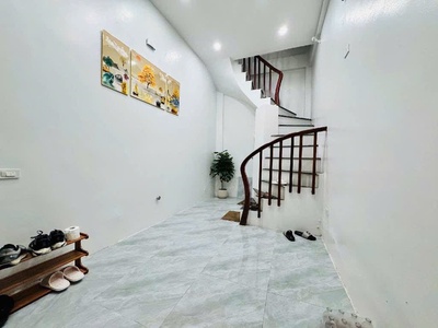 Đội cấn 22m x7 tầng chỉ 5,85 tỷ-lô góc,3 thoáng,ngõ thông,gần phố,trước nhà 4m 4